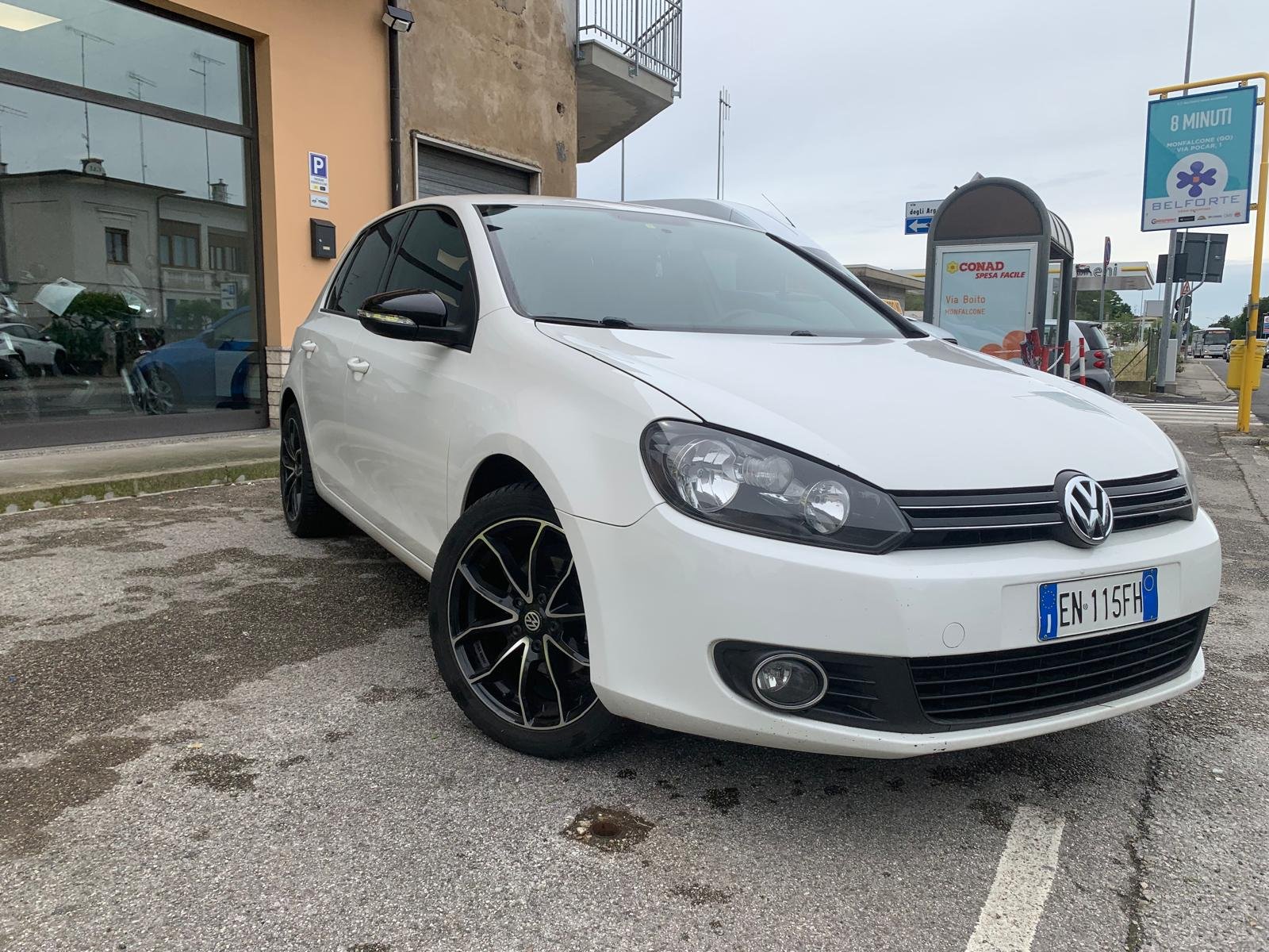VOLKSWAGEN GOLF VI