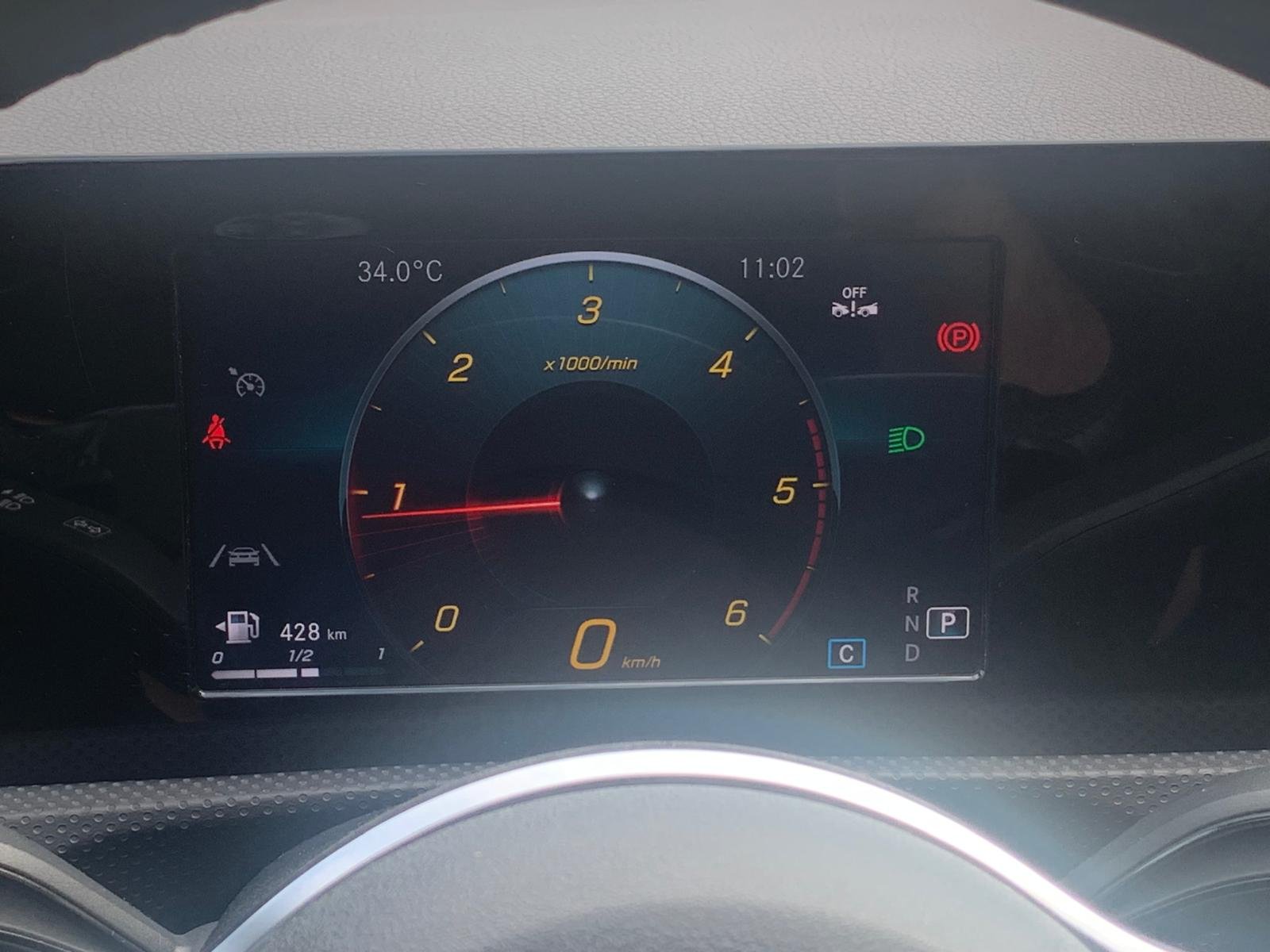MERCEDES-BENZ A180d
