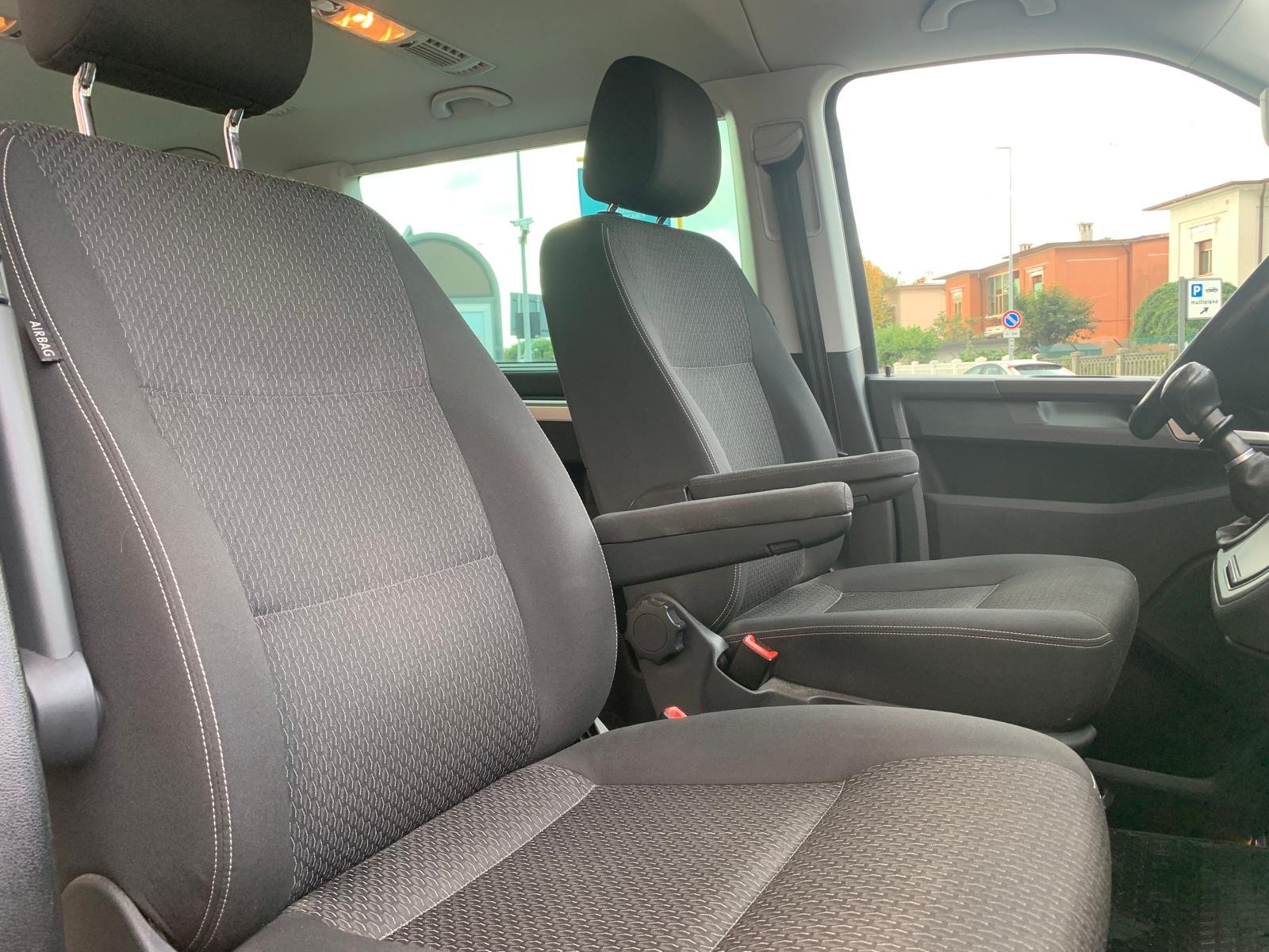 VOLKSWAGEN MULTIVAN T6