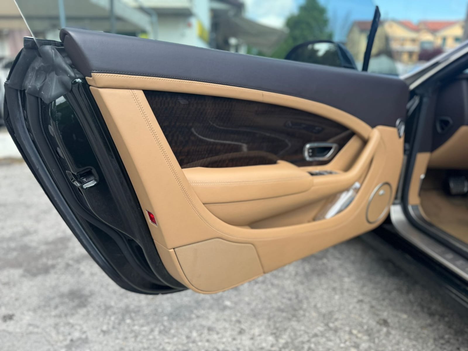 BENTLEY CONTINENTAL GT V8