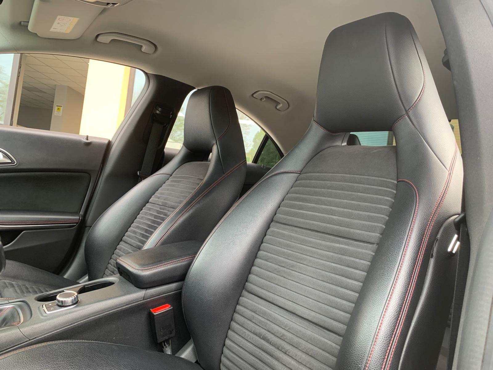 MERCEDES-BENZ CLA 200d PREMIUM AMG PACK