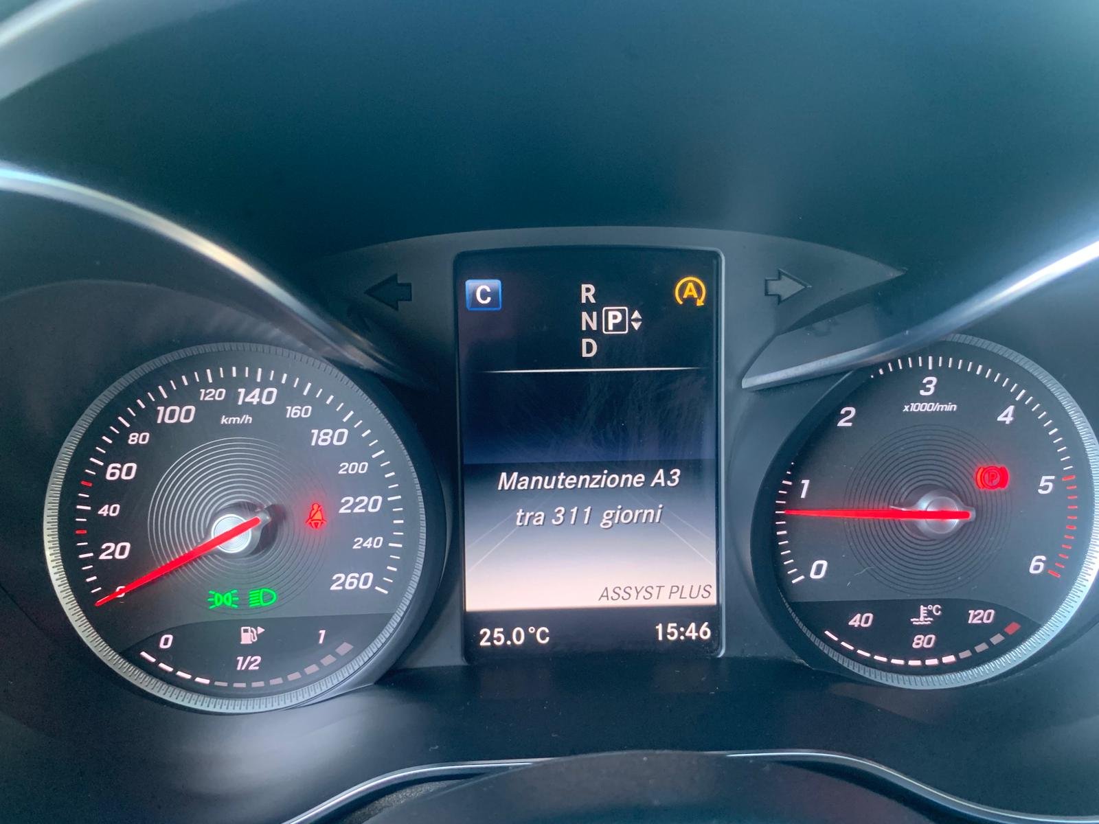 MERCEDES-BENZ C220