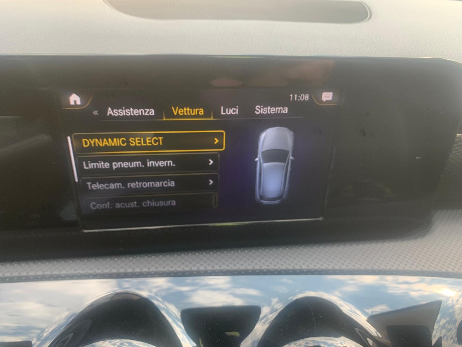 MERCEDES-BENZ A180d