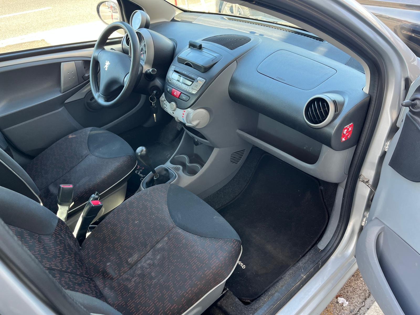 PEUGEOT 107