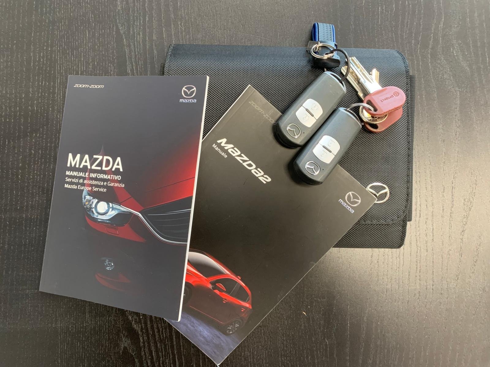 MAZDA 2