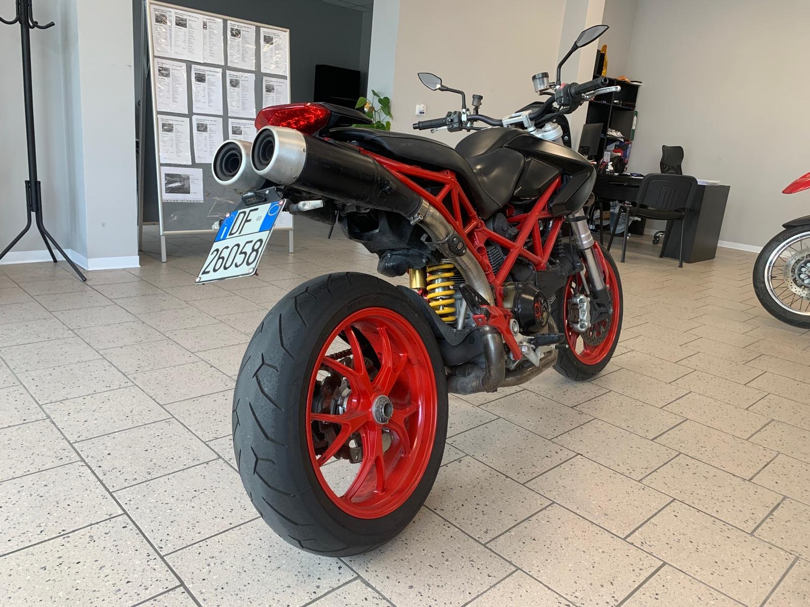 DUCATI HYPERMOTARD