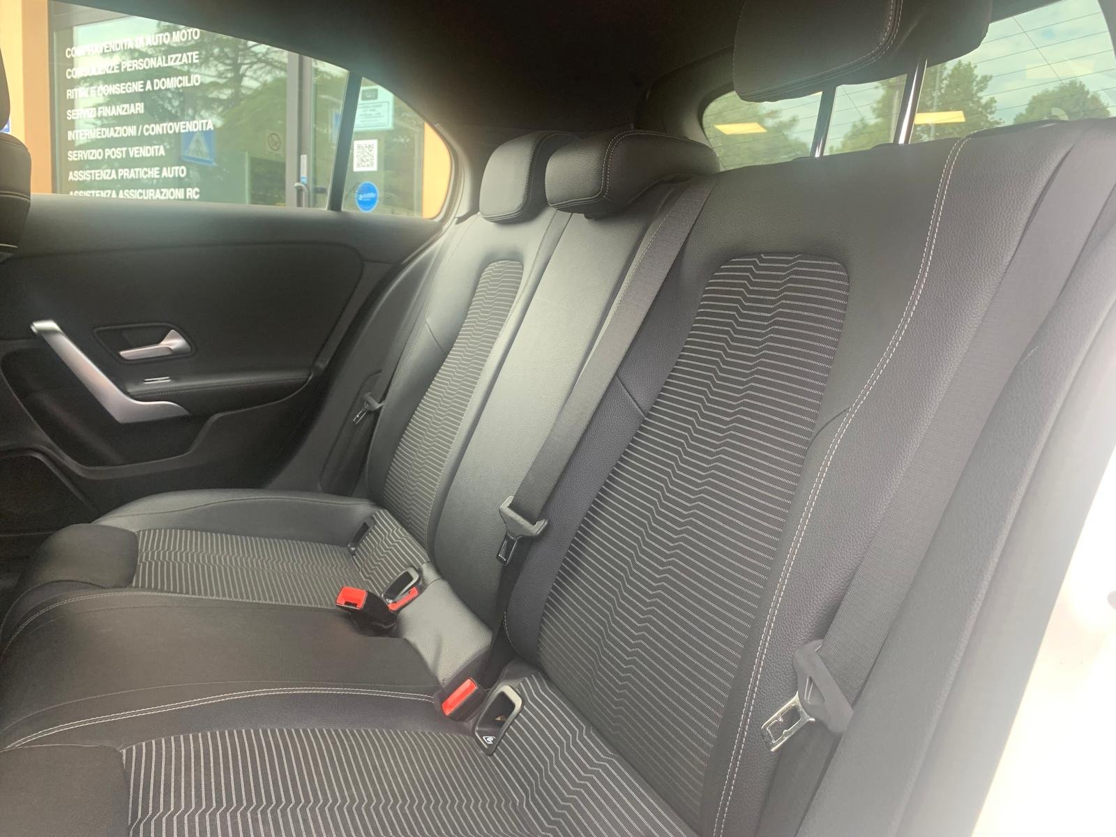MERCEDES-BENZ A180d