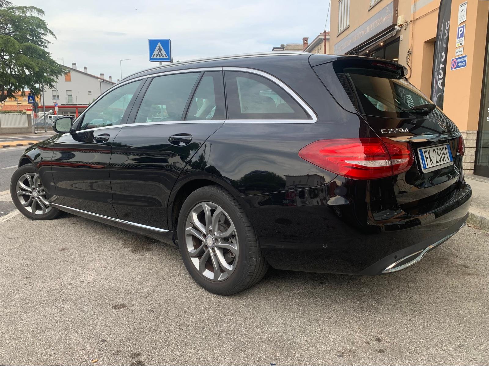 MERCEDES BENZ 220D