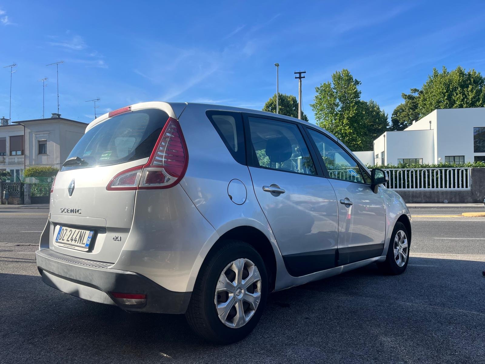 RENAULT SCENIC