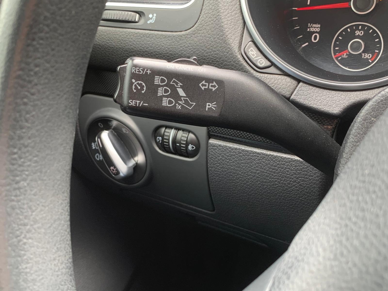 VOLKSWAGEN GOLF VI