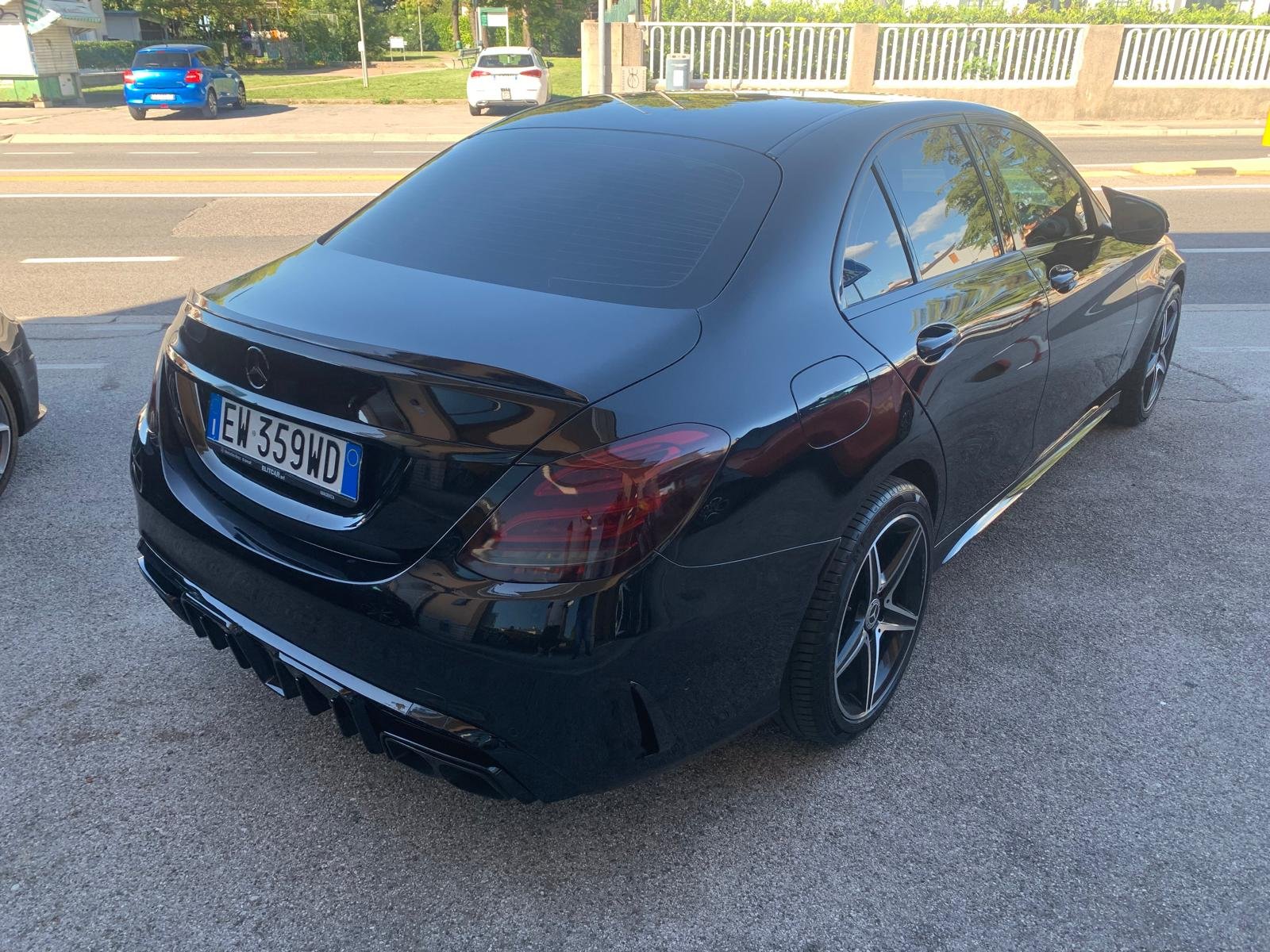 MERCEDES-BENZ C220