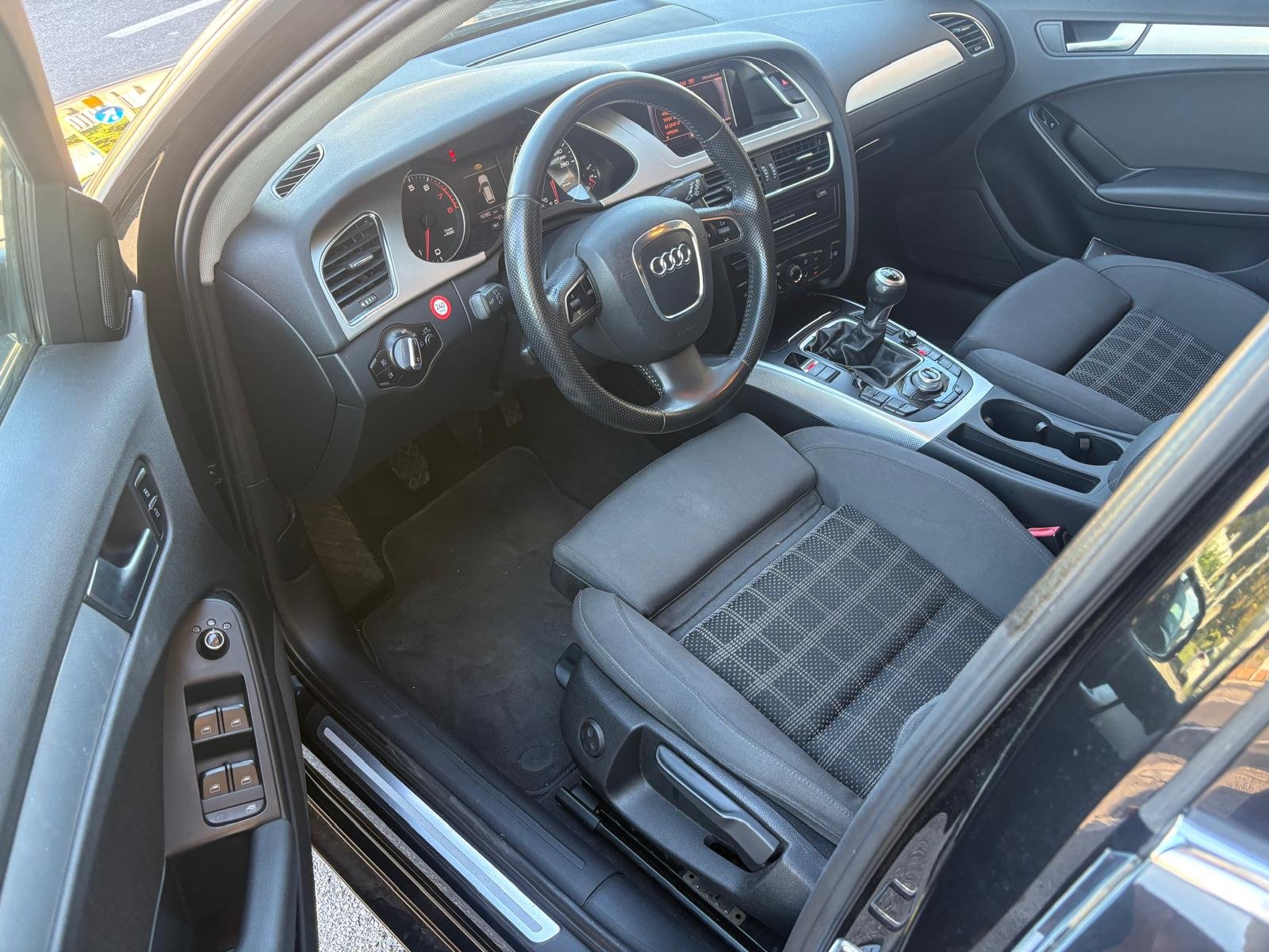 AUDI A4 AVANT