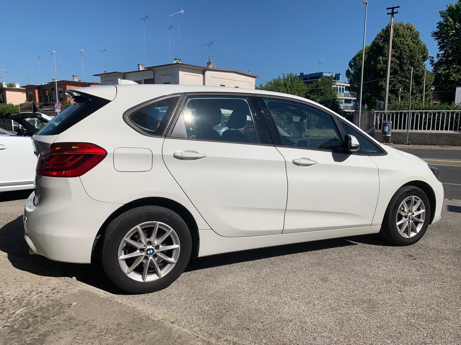 BMW 218d ACTIVE TOURER