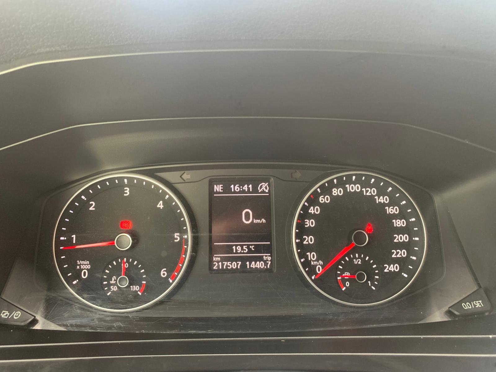 VOLKSWAGEN MULTIVAN T6