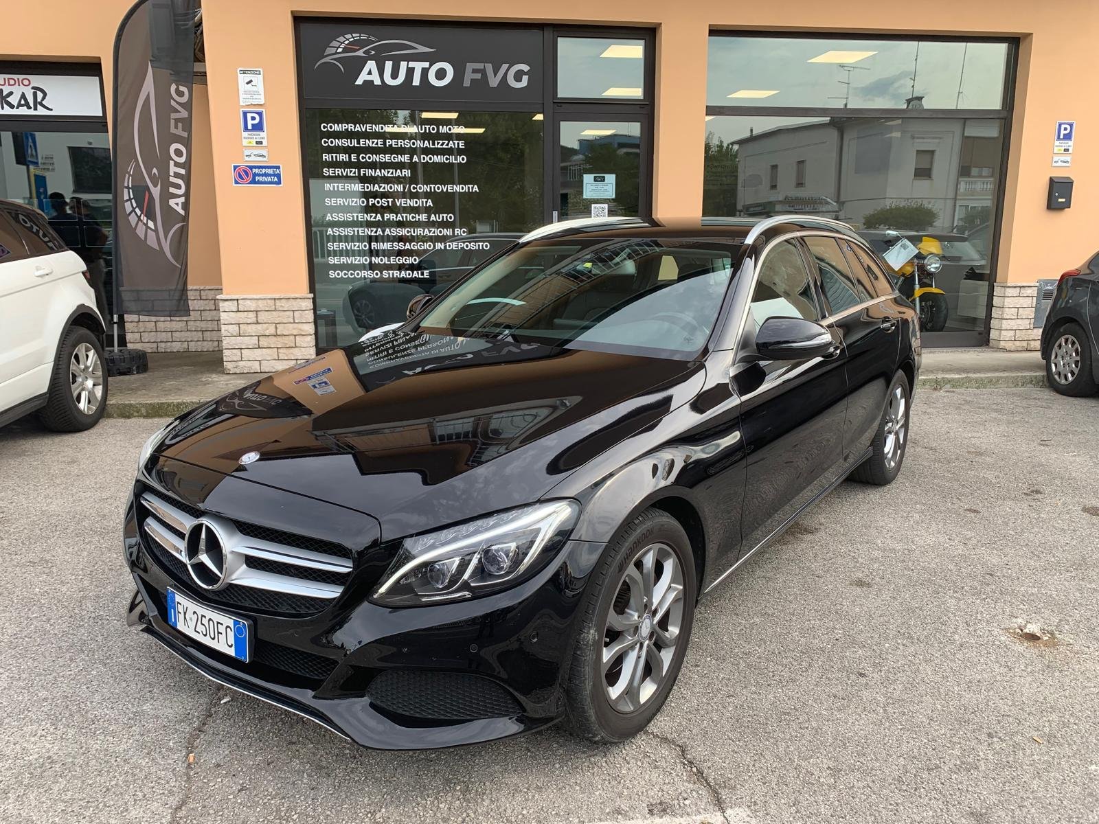 MERCEDES BENZ 220D