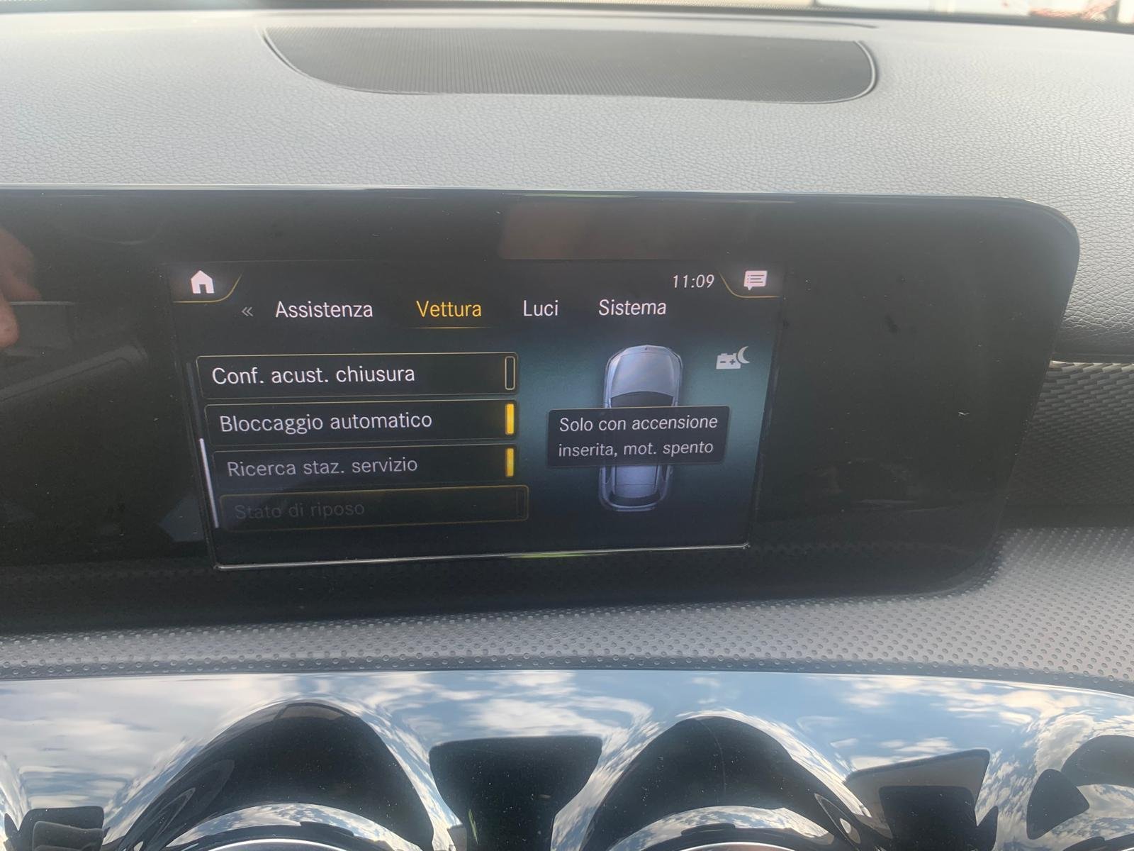 MERCEDES-BENZ A180d