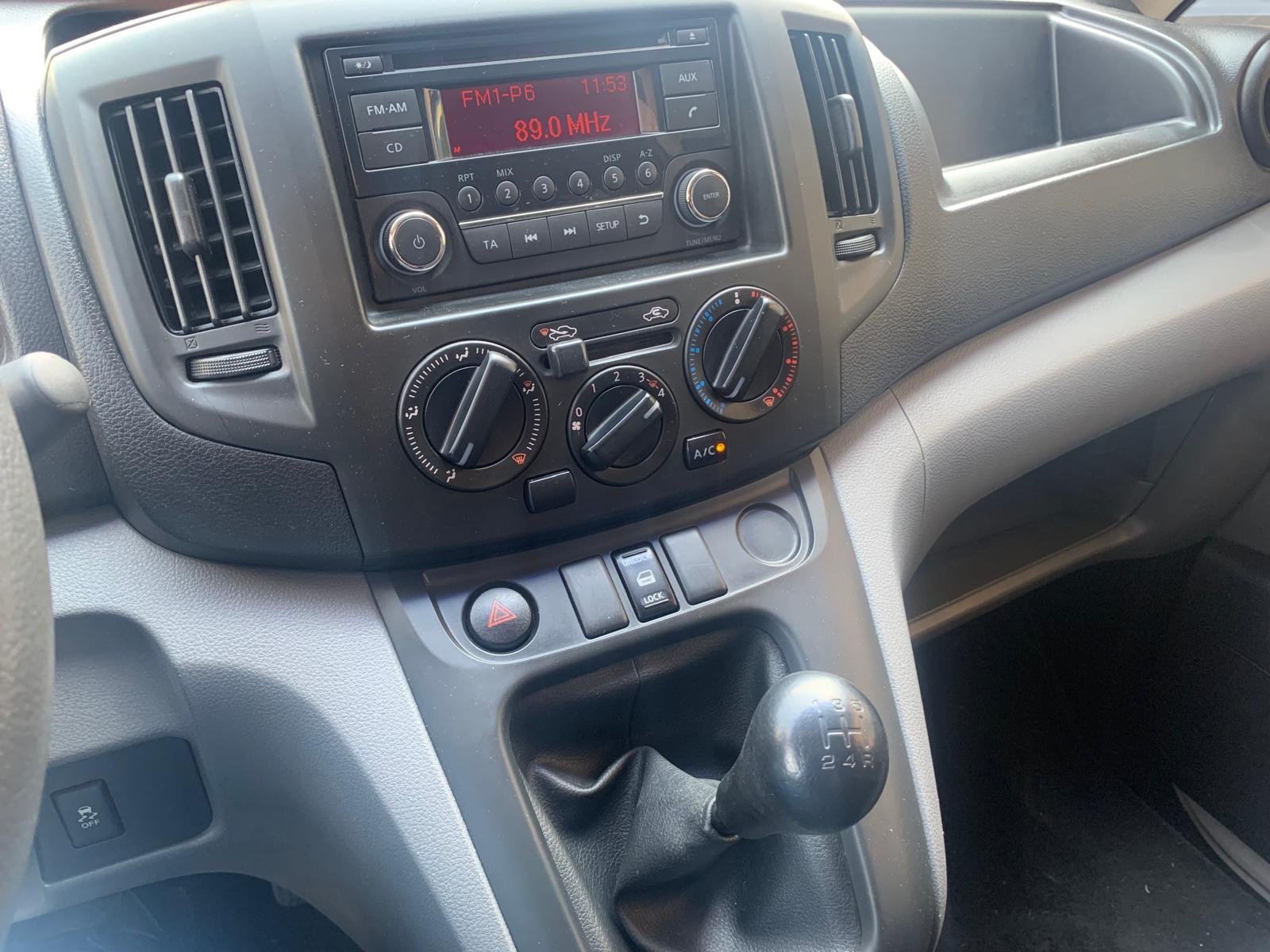 NISSAN NV200
