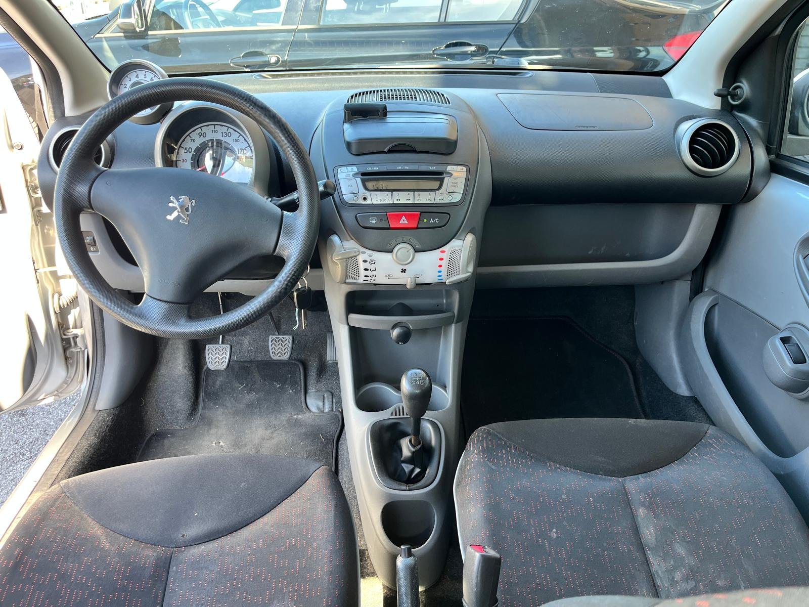 PEUGEOT 107