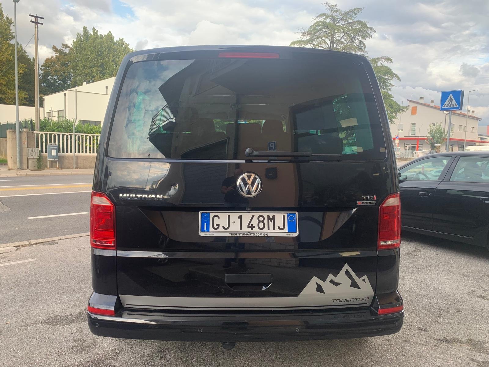 VOLKSWAGEN MULTIVAN T6