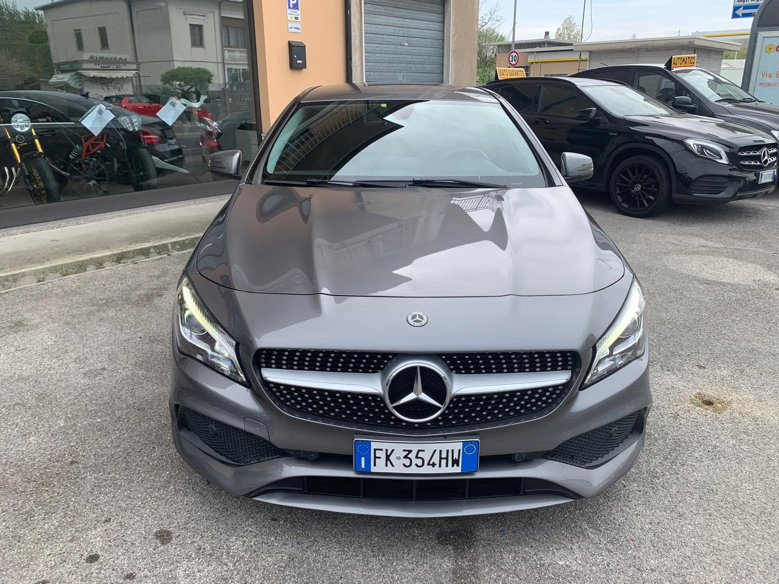 MERCEDES-BENZ CLA 200d PREMIUM AMG PACK