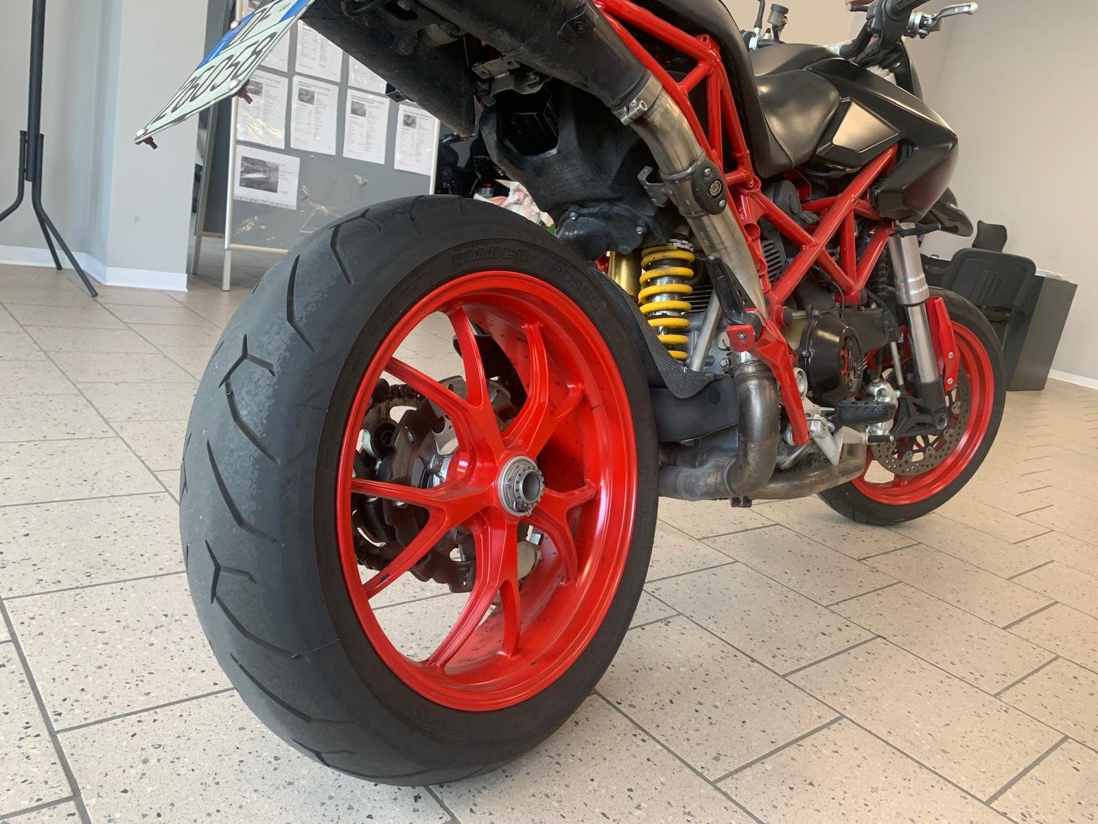 DUCATI HYPERMOTARD