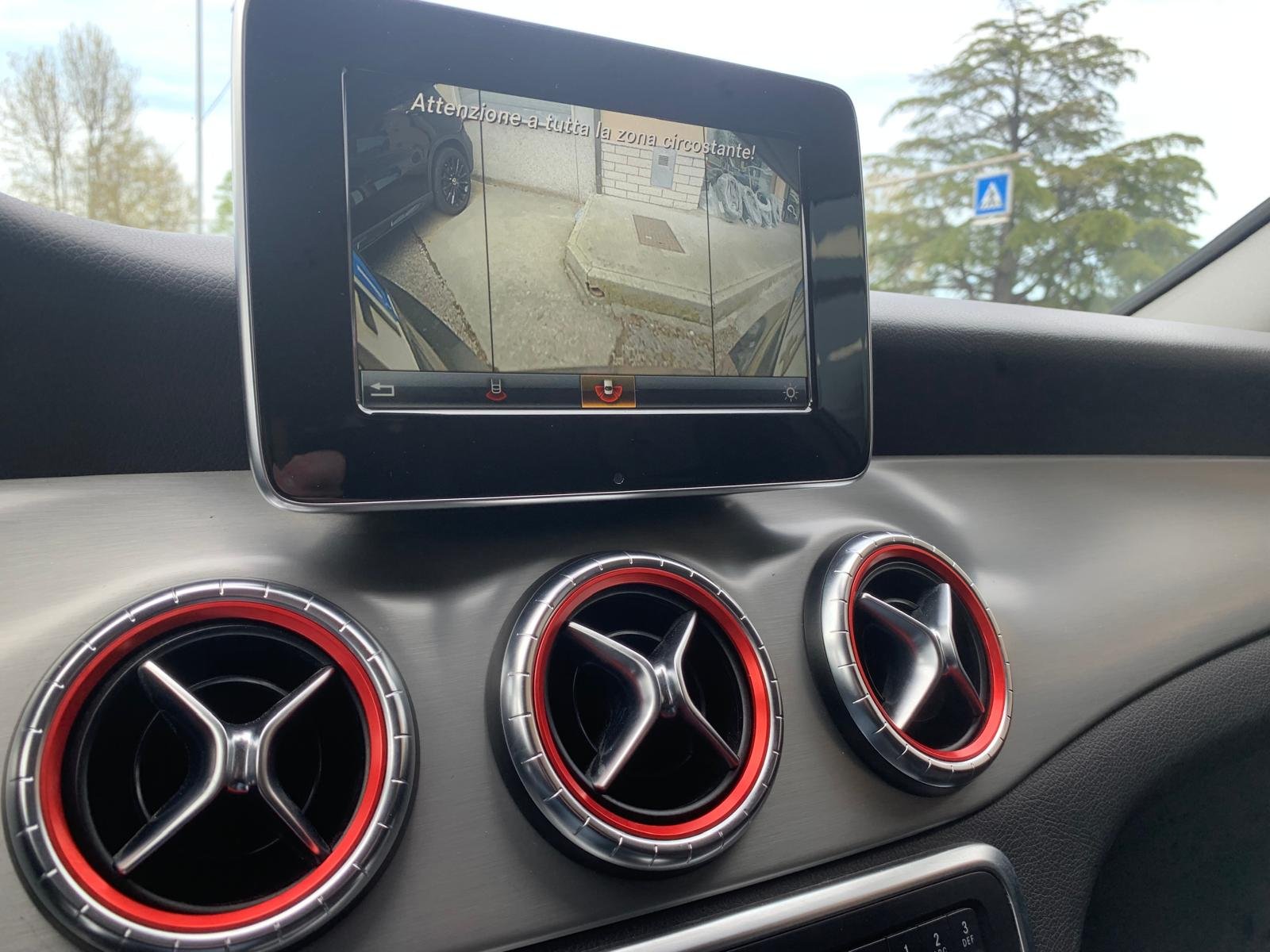 MERCEDES-BENZ CLA 200d PREMIUM AMG PACK