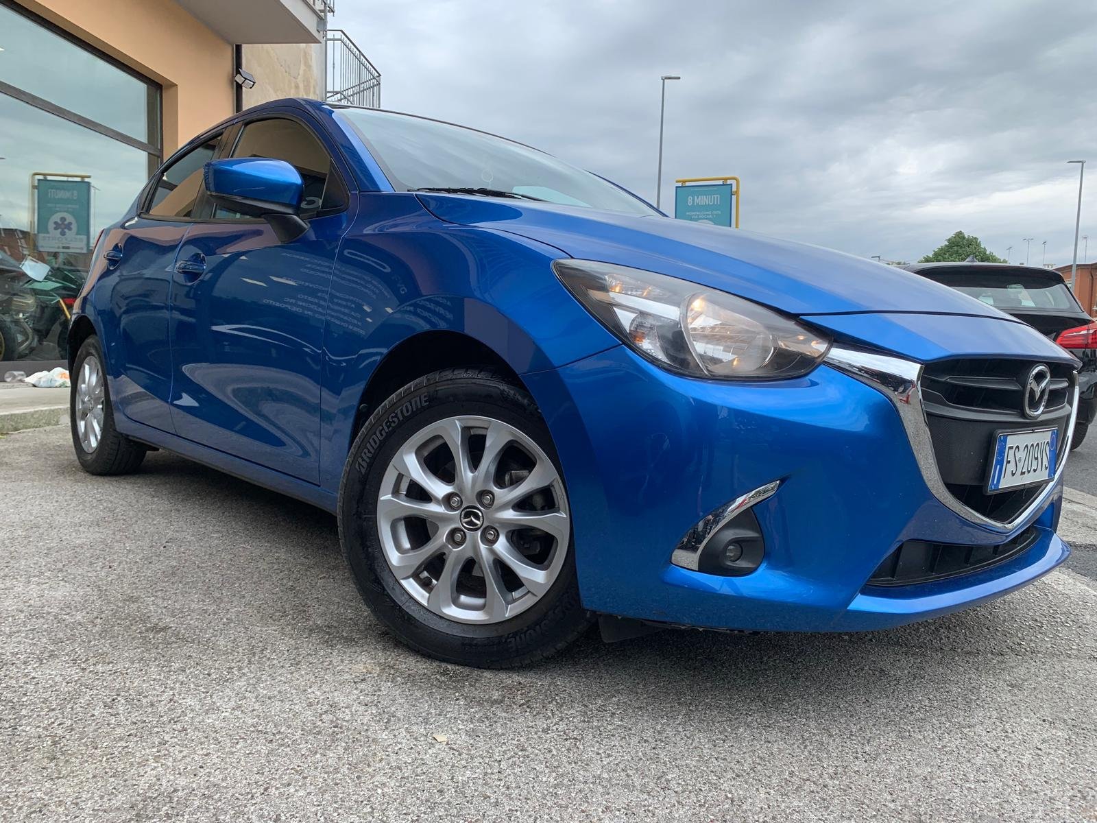 MAZDA 2