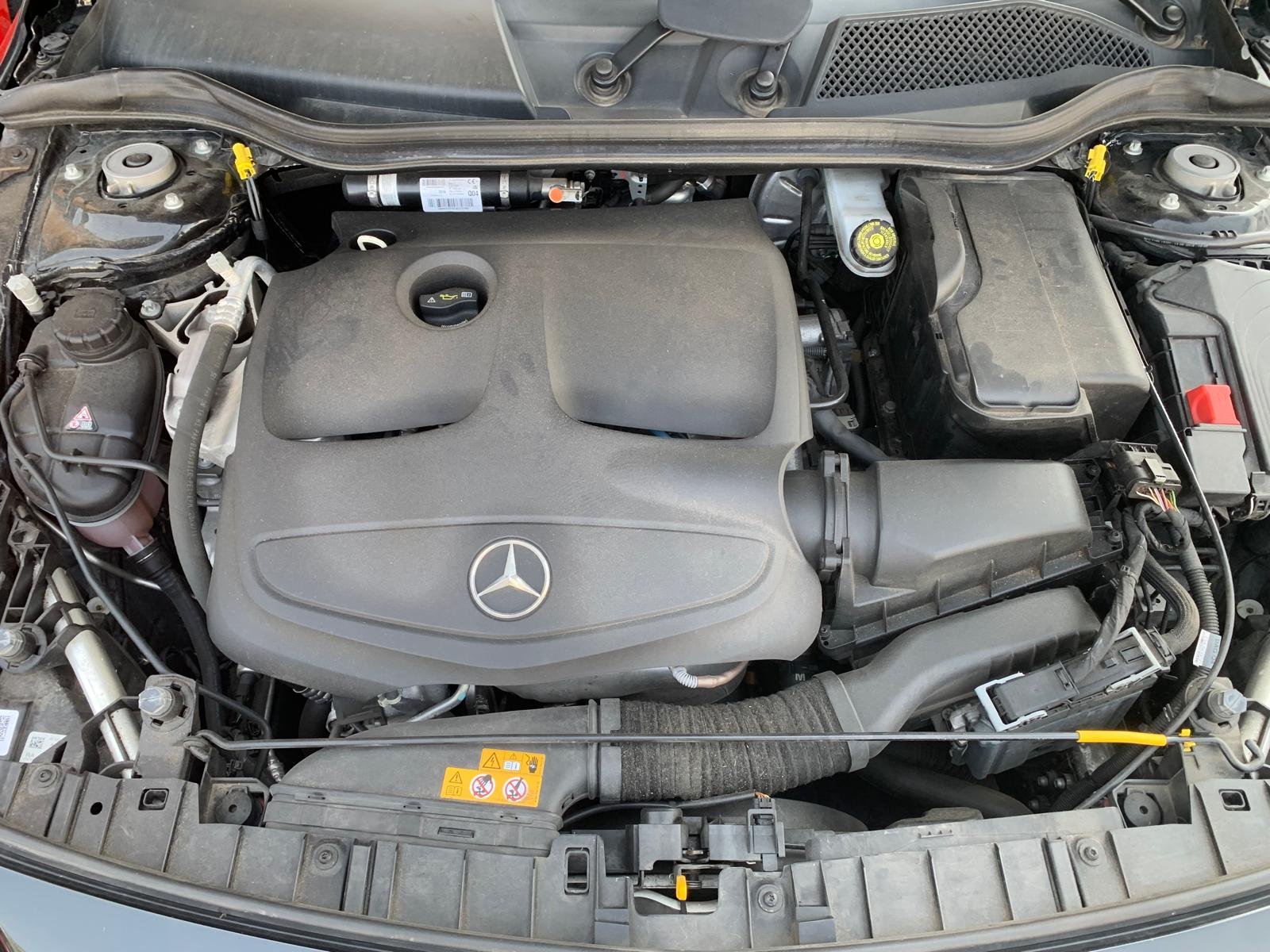 MERCEDES-BENZ GLA 180 EDITION