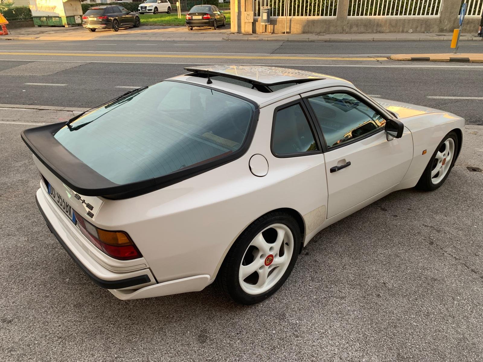 PORSCHE 944 S2