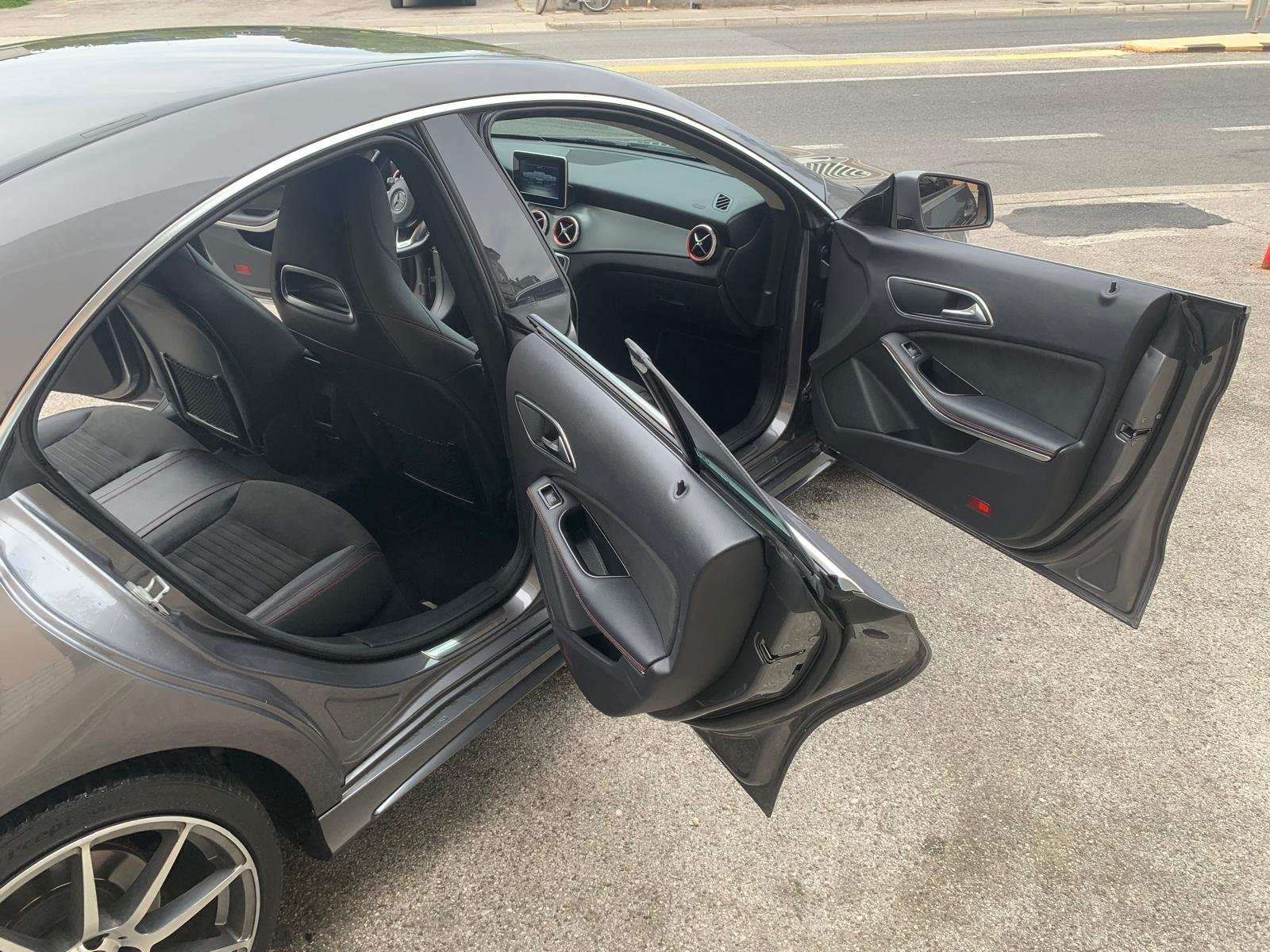 MERCEDES-BENZ CLA 200d PREMIUM AMG PACK