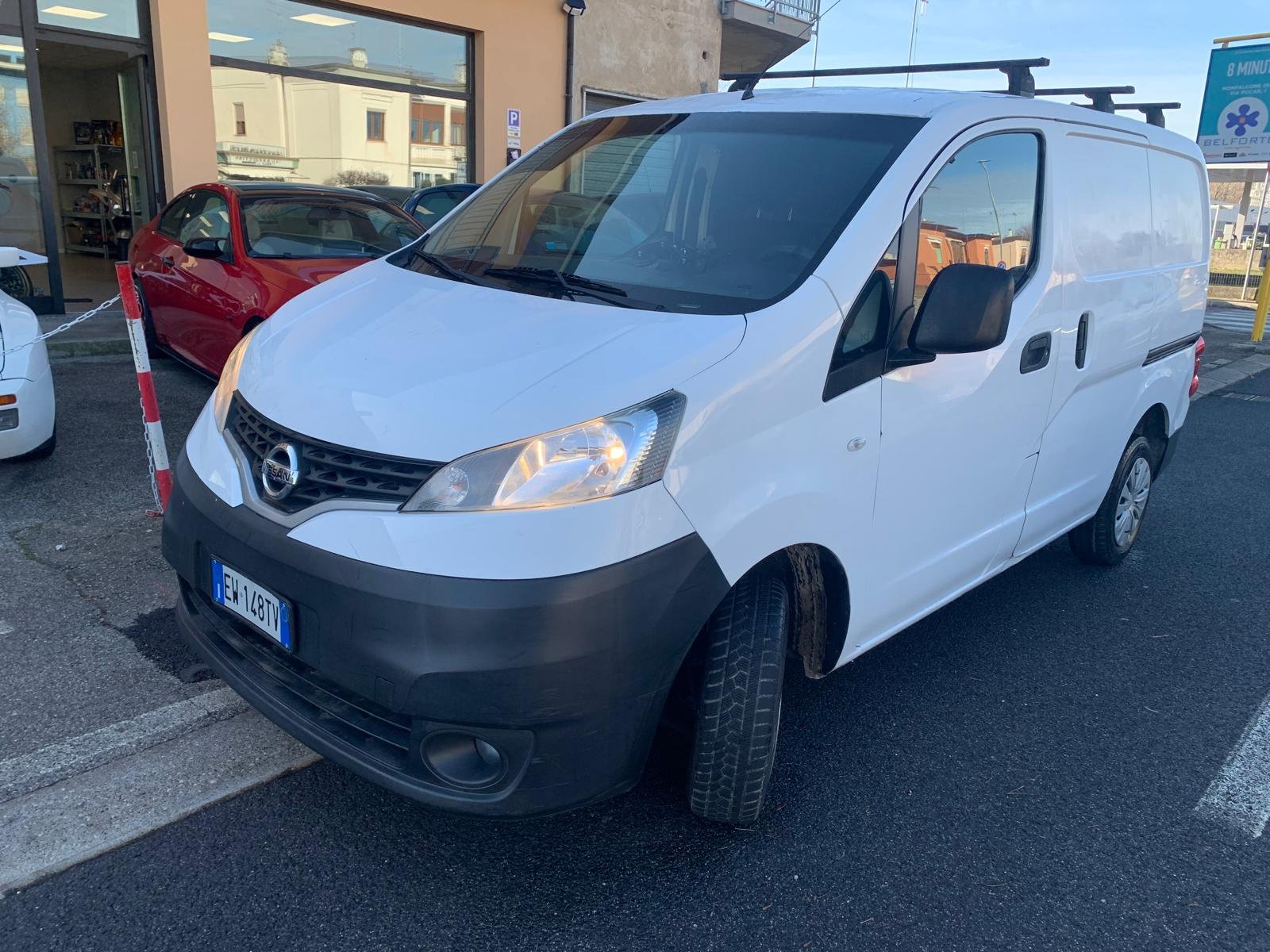 NISSAN NV200