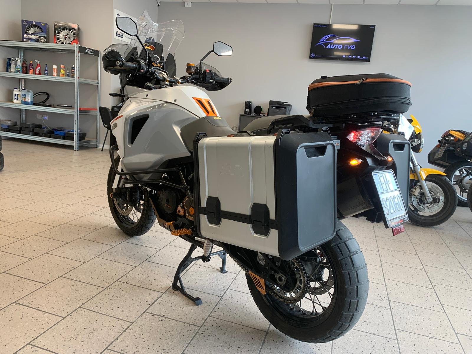 KTM 1290 SUPER ADVENTURE T
