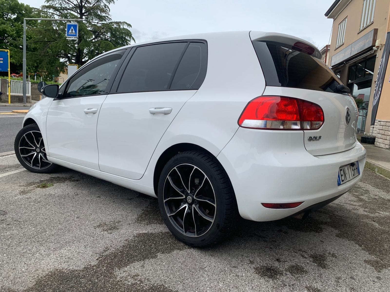 VOLKSWAGEN GOLF VI