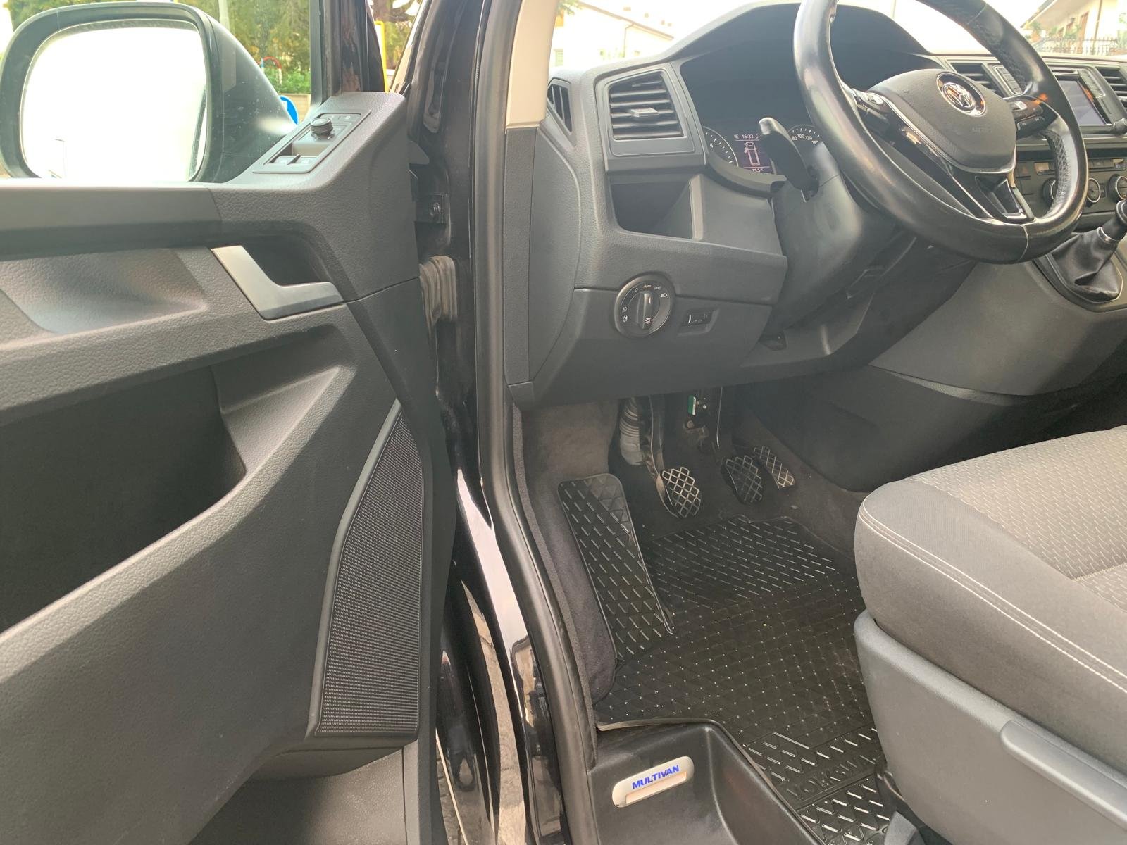 VOLKSWAGEN MULTIVAN T6