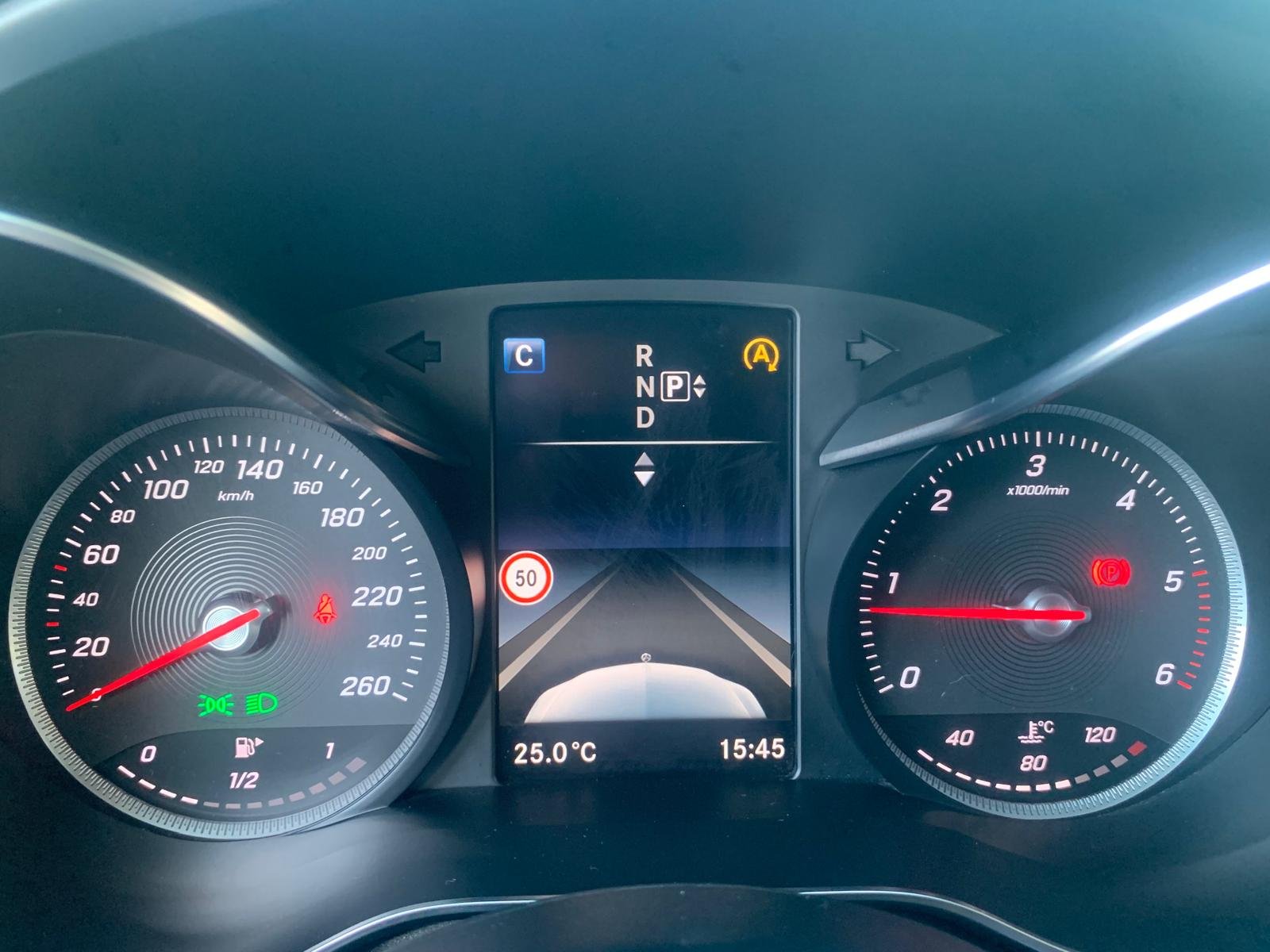 MERCEDES-BENZ C220