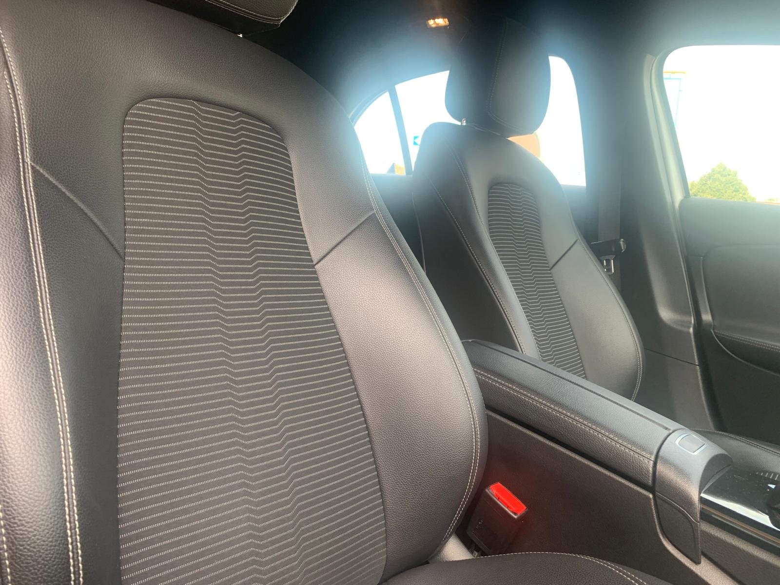 MERCEDES-BENZ A180d
