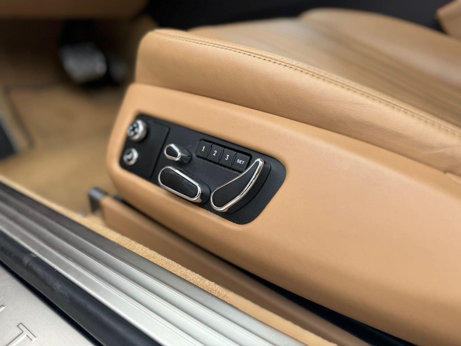 BENTLEY CONTINENTAL GT V8