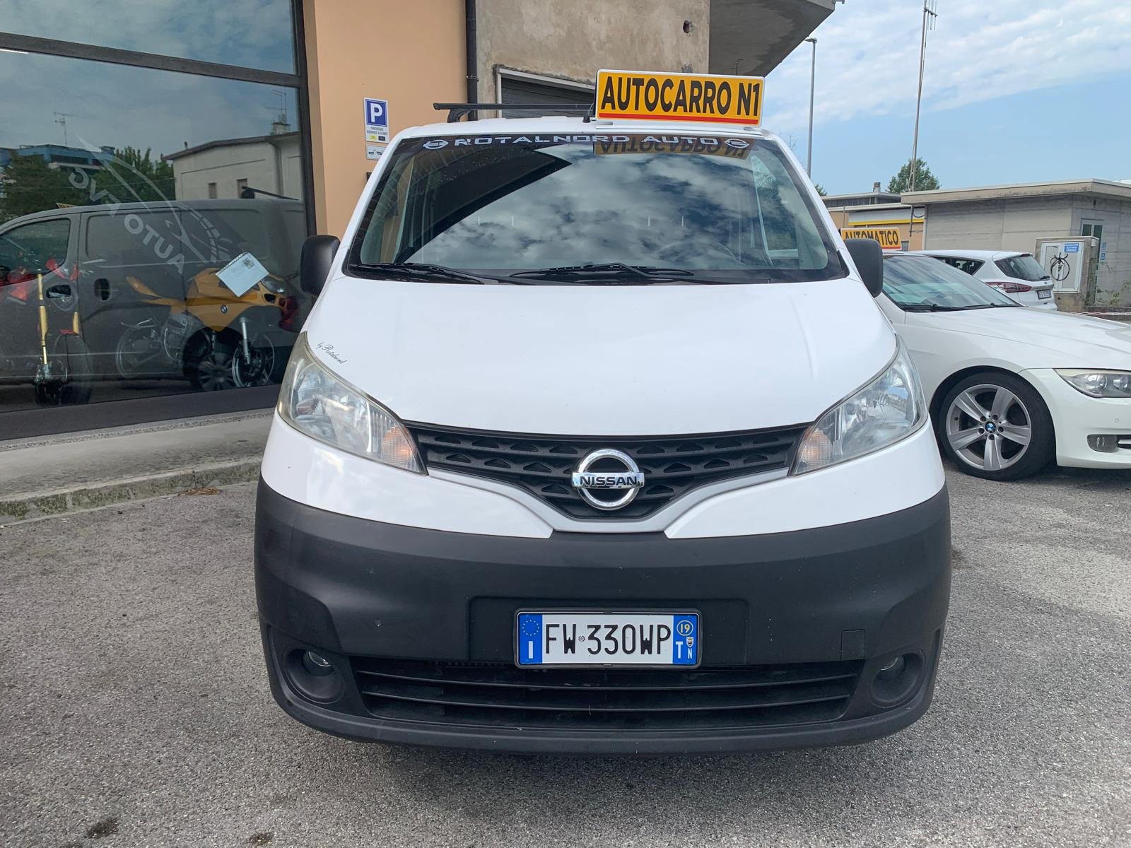 NISSAN NV200