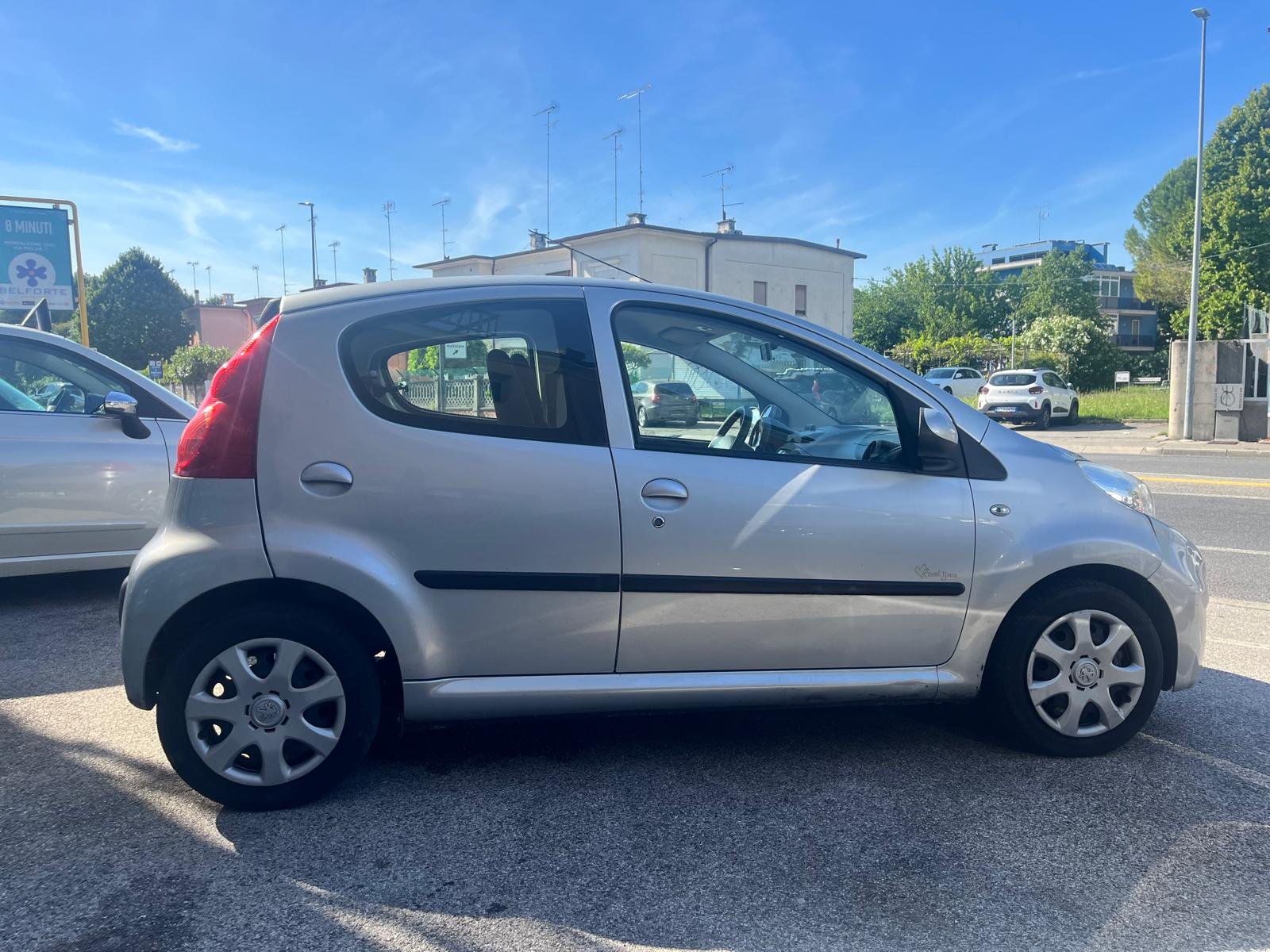PEUGEOT 107