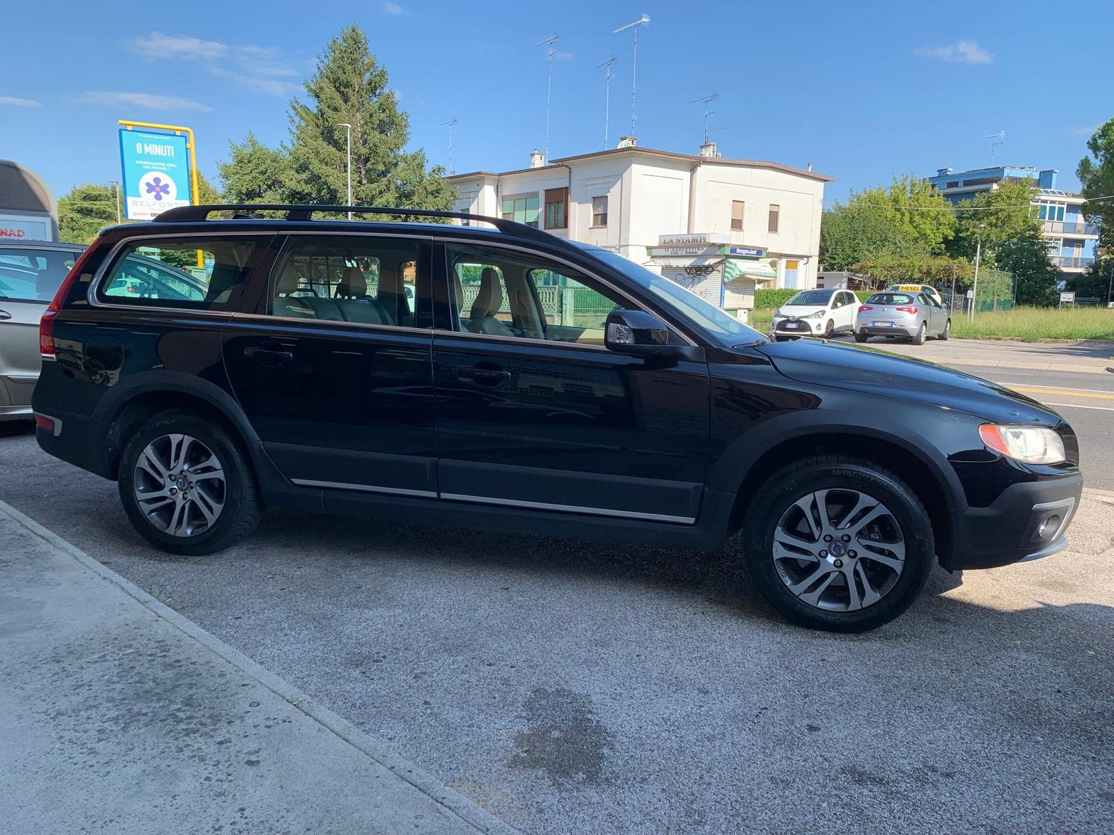 VOLVO XC70 AWD