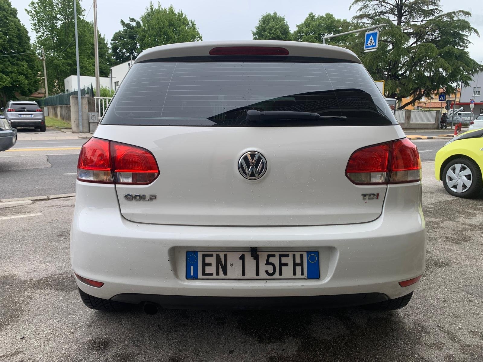 VOLKSWAGEN GOLF VI