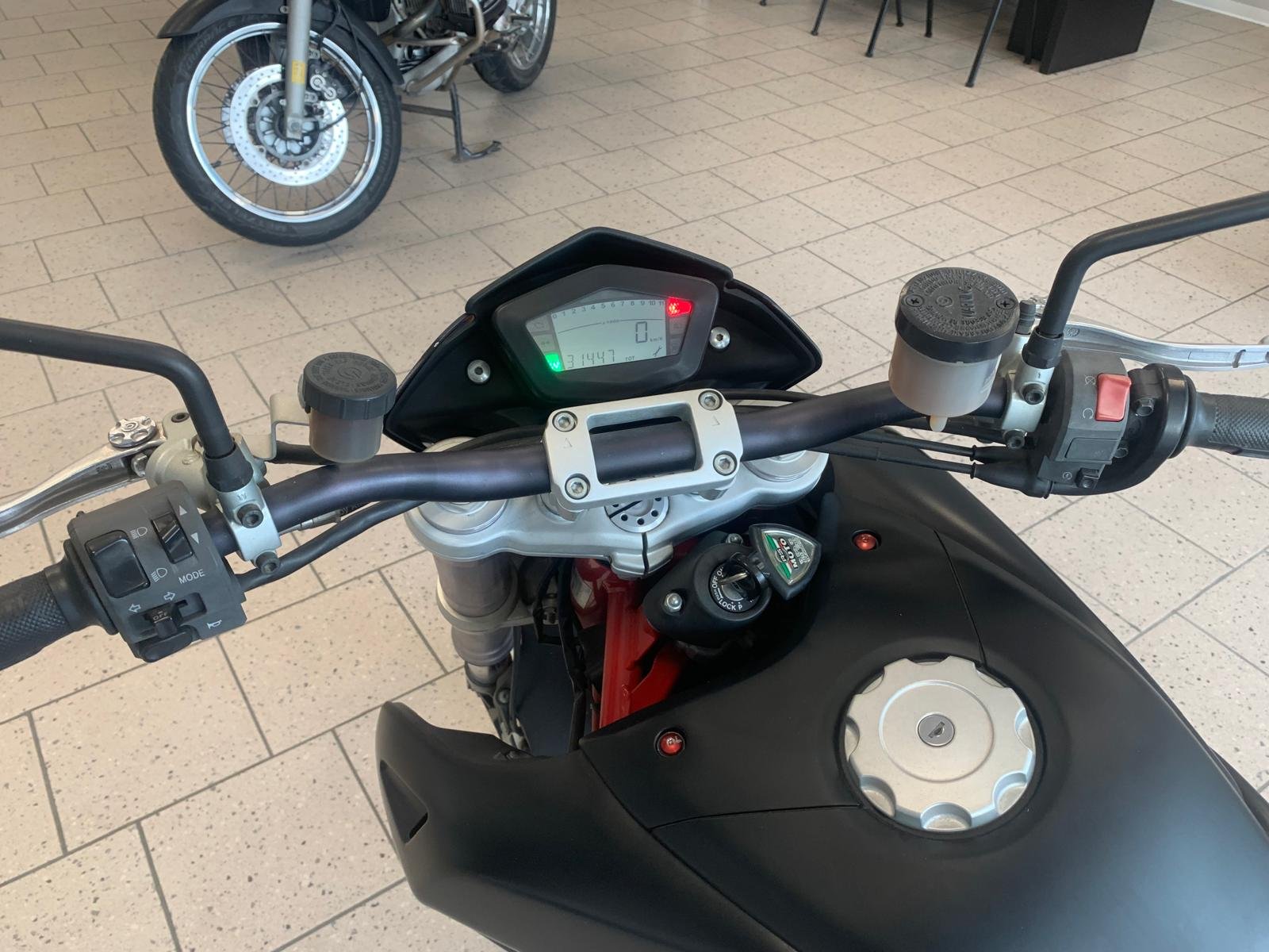 DUCATI HYPERMOTARD
