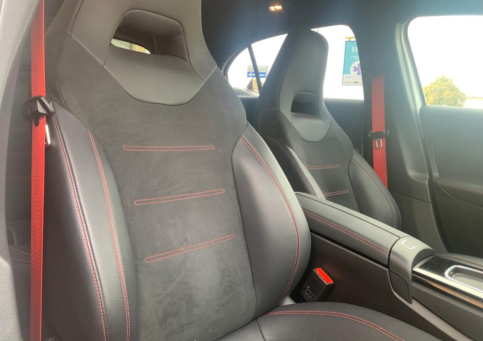 MERCEDES-BENZ A35 AMG 4MATIC