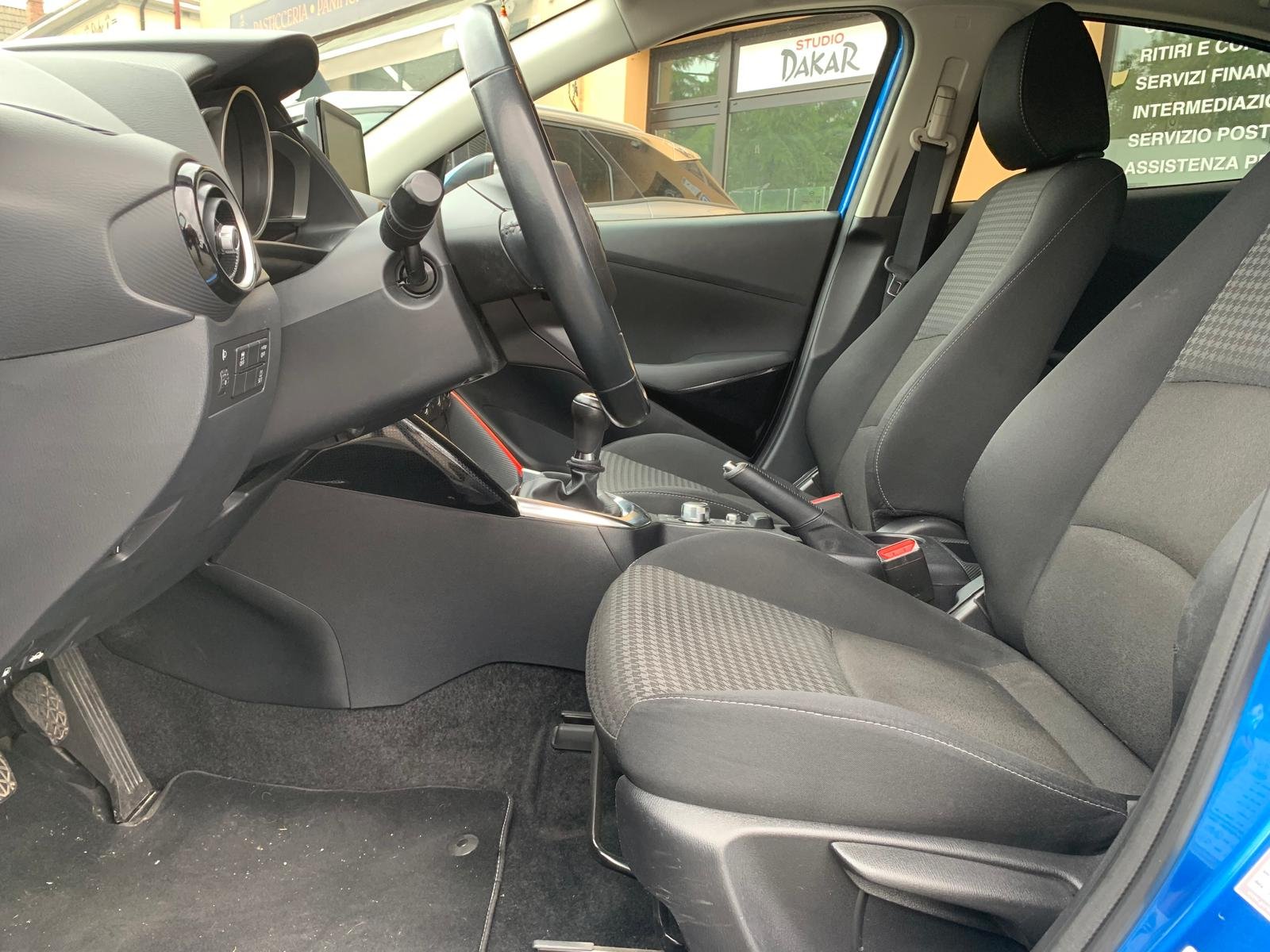 MAZDA 2