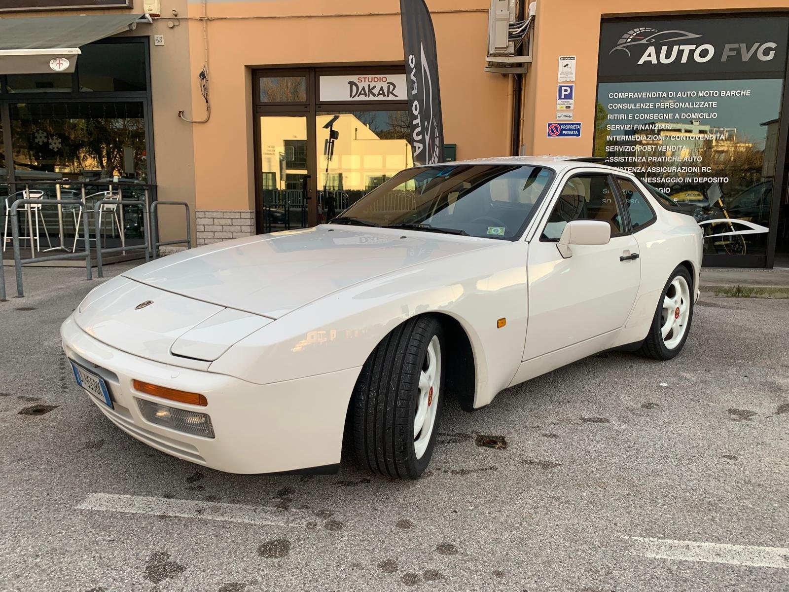 PORSCHE 944 S2