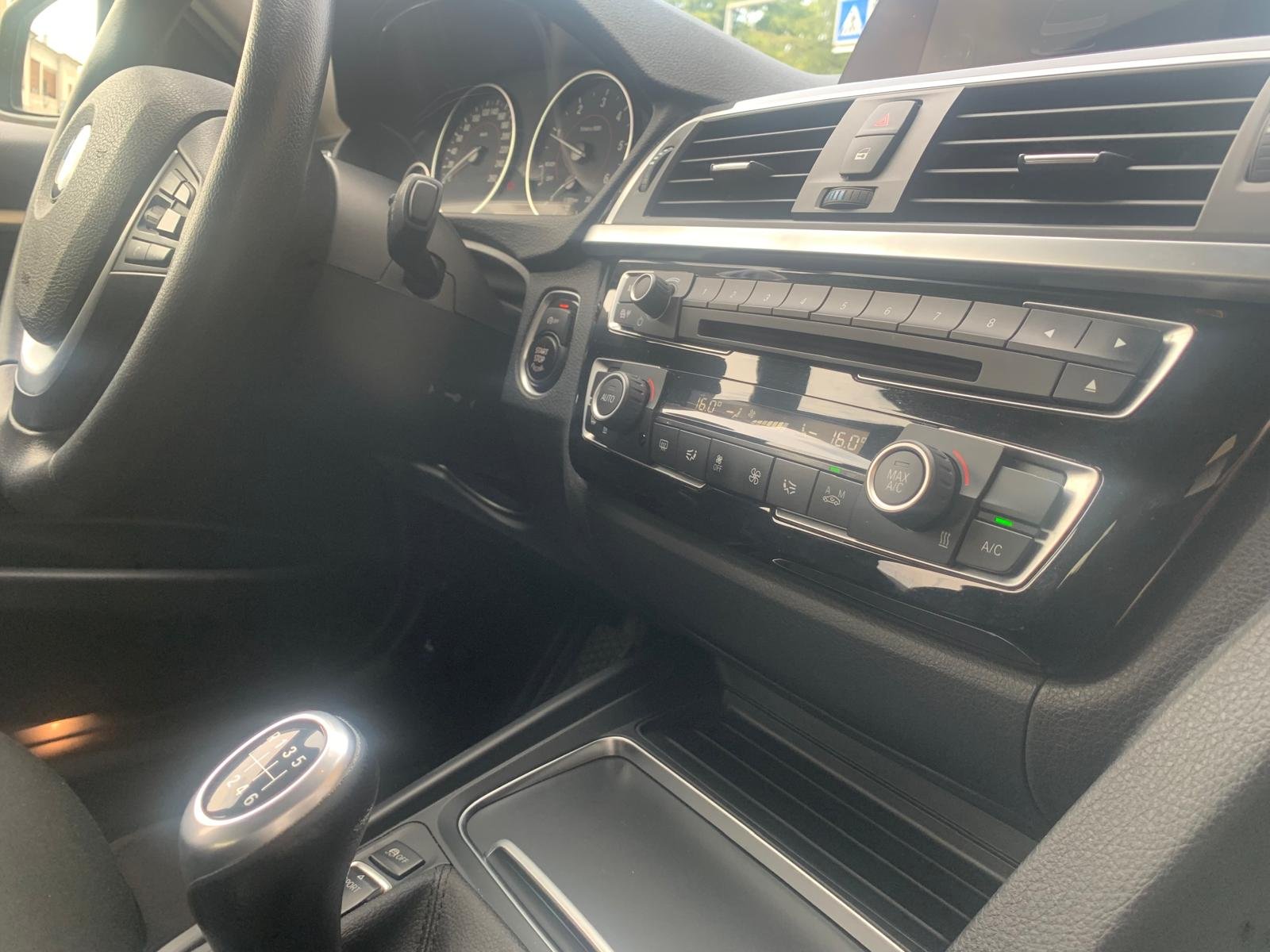 BMW 320 F30