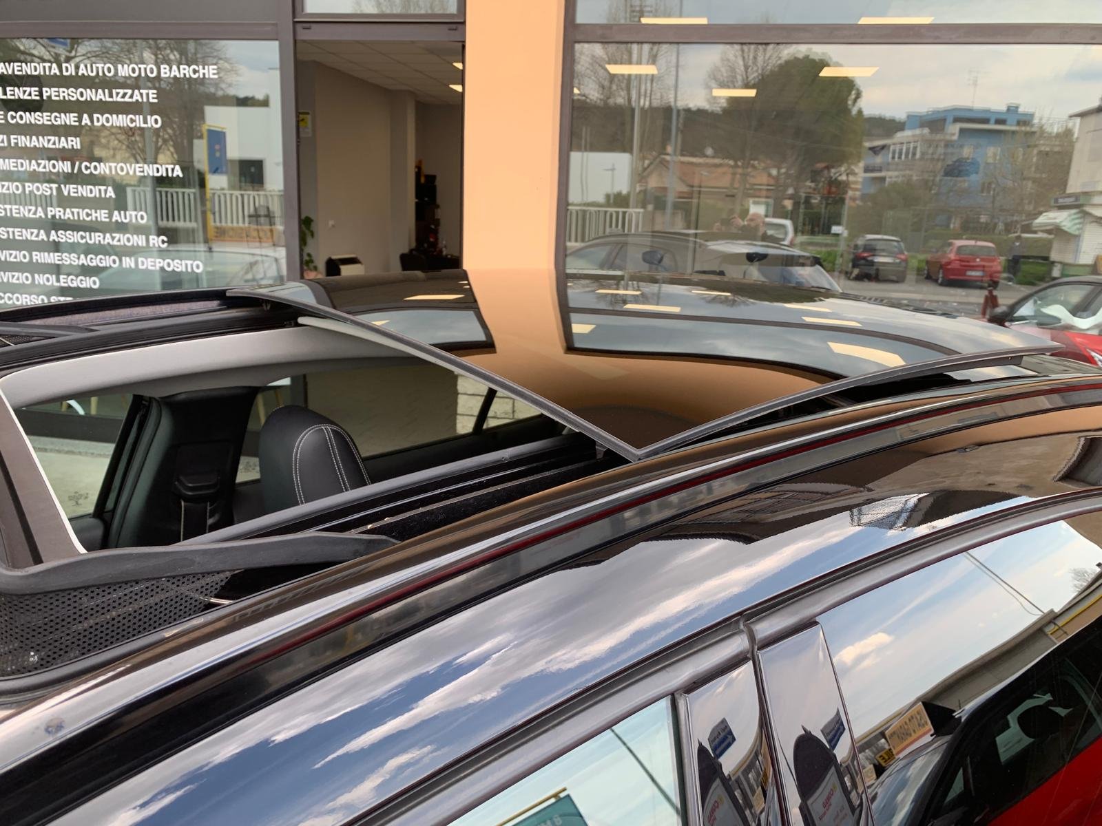 MERCEDES-BENZ GLA 180 EDITION