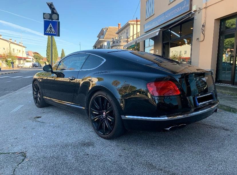 BENTLEY CONTINENTAL GT V8