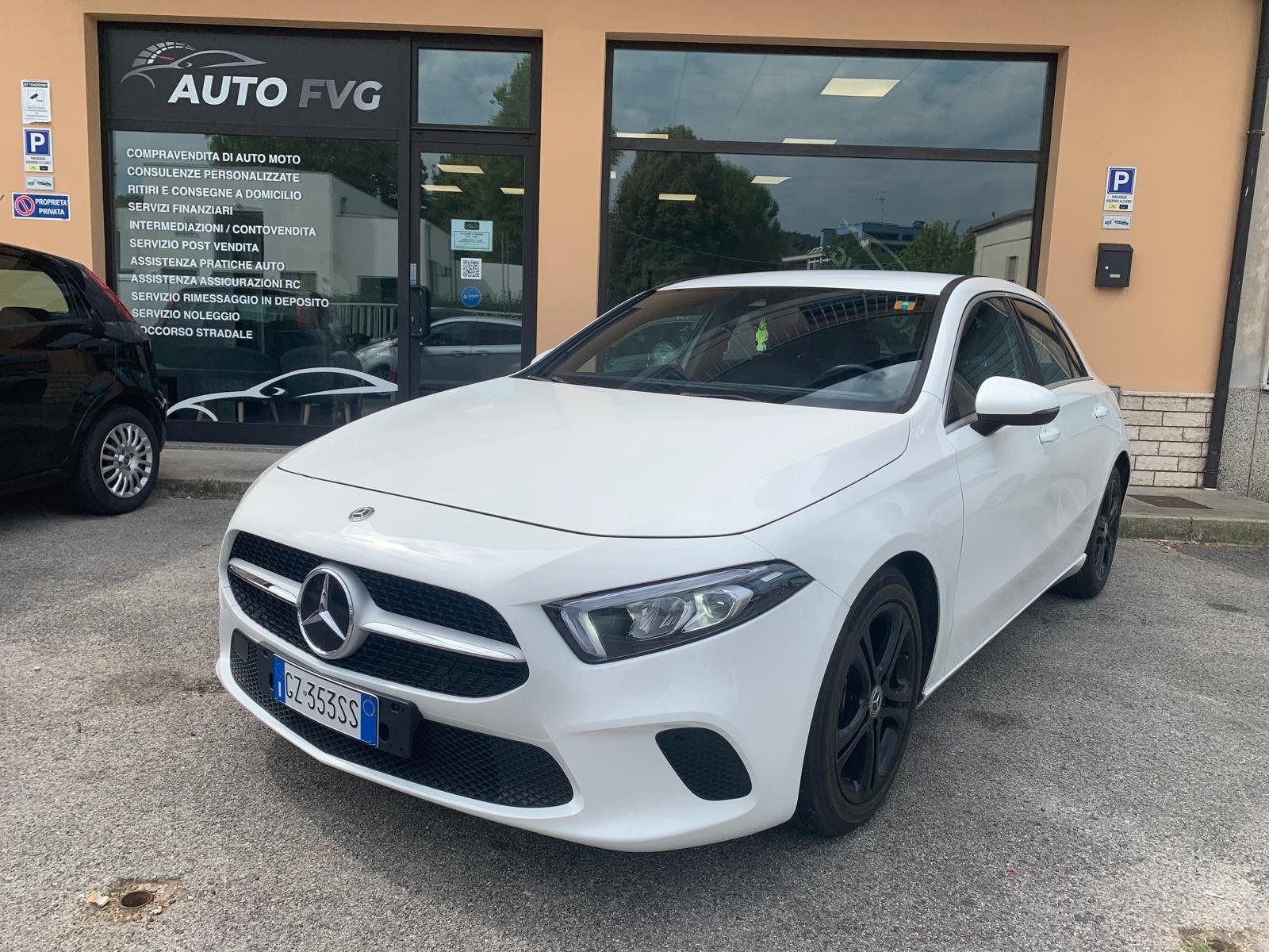 MERCEDES-BENZ A180d