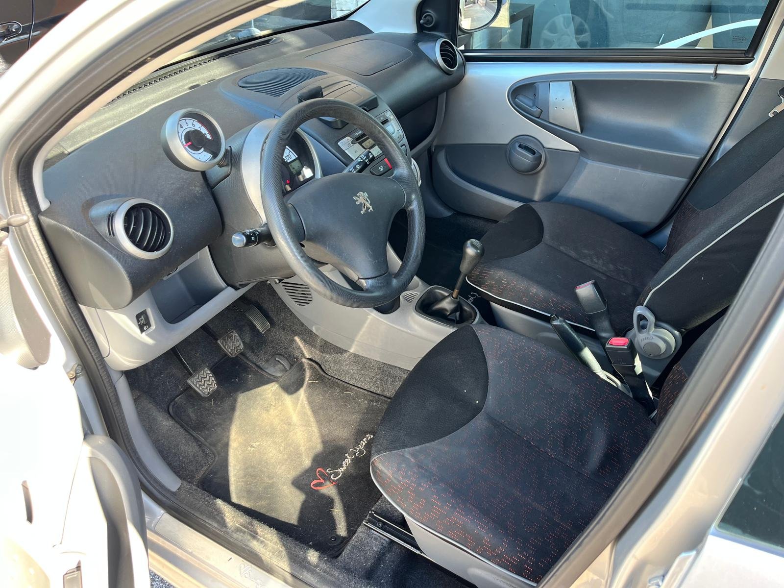 PEUGEOT 107